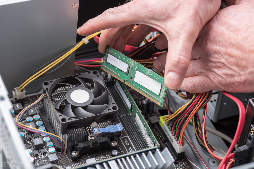 保荐机构中金公司人均薪酬115万