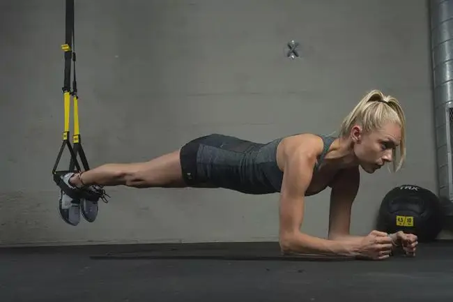 8个TRX训练动作帮你打造强壮上肢