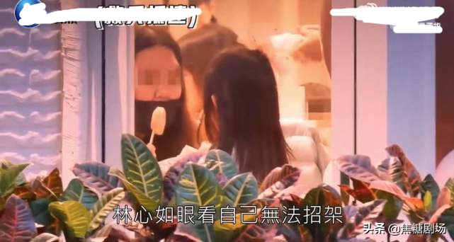 霍建华爱女派对曝光，小海豚圆脸大耳朵，林心如哄女儿超温柔