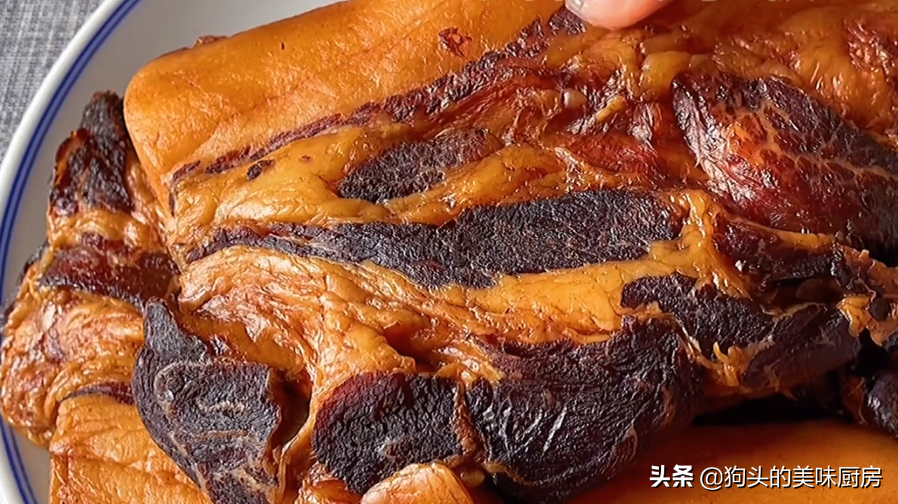 猪肉泡在生抽里2天，味道比腊肉还香，老公夸厨艺好，全家都爱吃