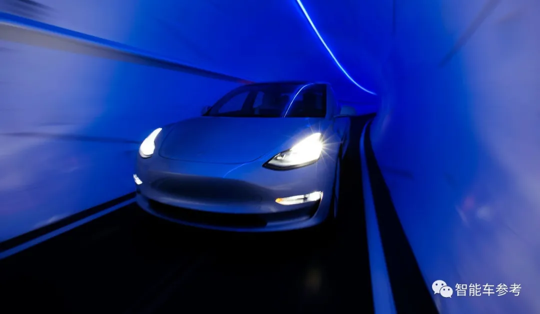 全套L4自动驾驶方案降至1万美元,RoboTaxi玩家的反击开始了