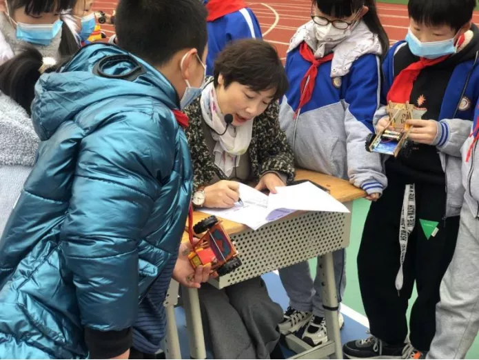 2021年成都市青少年机器人竞赛“物流之星”中和小学分赛场