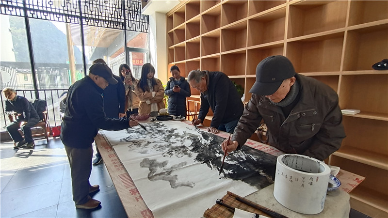靖安金石世家书画家艺术村首办公益捐赠活动