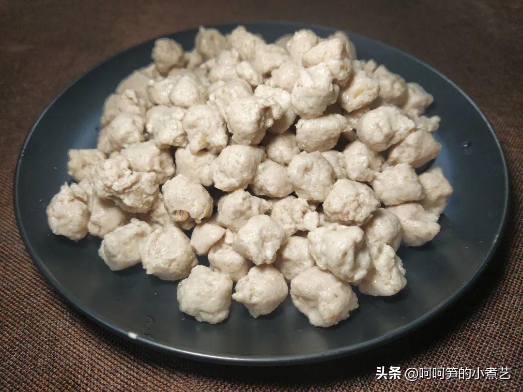 想吃牛肉丸不用买，教你在家自制牛肉丸，健康无添加，好吃又营养
