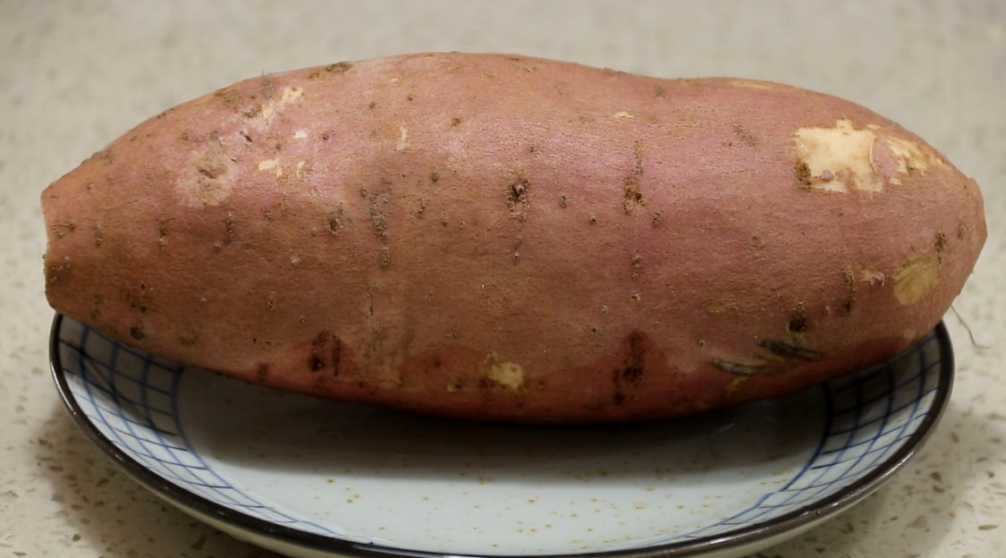 天气寒冷，碰到这红薯饼，我绝不手软，不用和面，饱腹感强