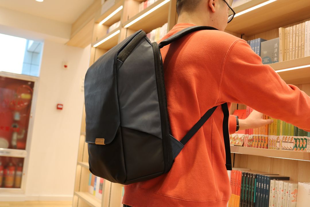 科技男的背包 藏万物 不拘于型——地平线8号零感通勤背包