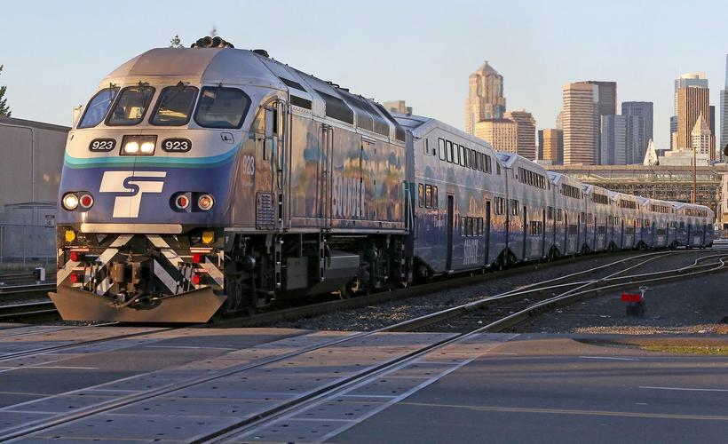 什么软件买火车票可以选上下铺呢？它是有一定规律的