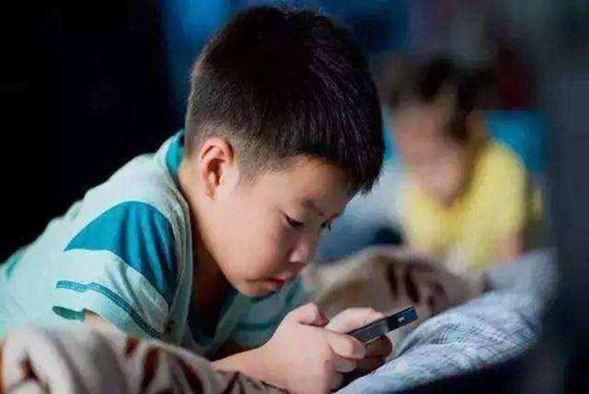 “妈妈，为什么我不能玩手机？”这位母亲的回答堪称人生教科书