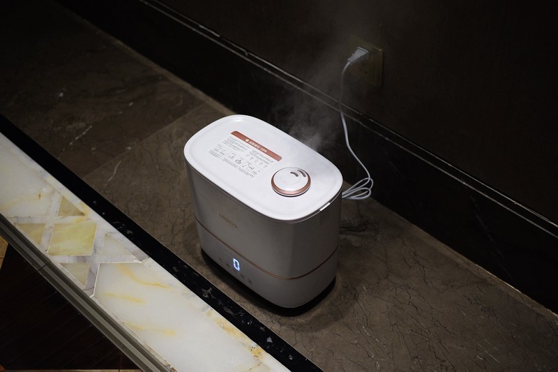 拒绝湿桌 守护家人的呼吸健康 七彩叮当加湿器