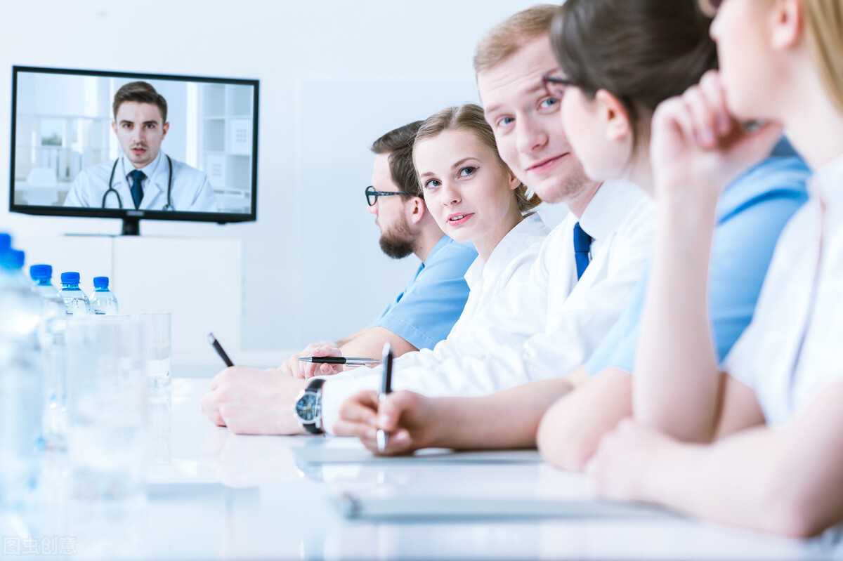 从年入200到月增2000,自媒体实操总结出的实用分析，看完记得评论