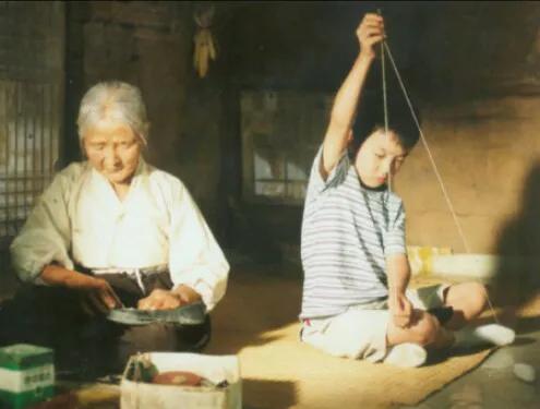 一双球鞋两个面包，童年记忆中唯一的生日礼物