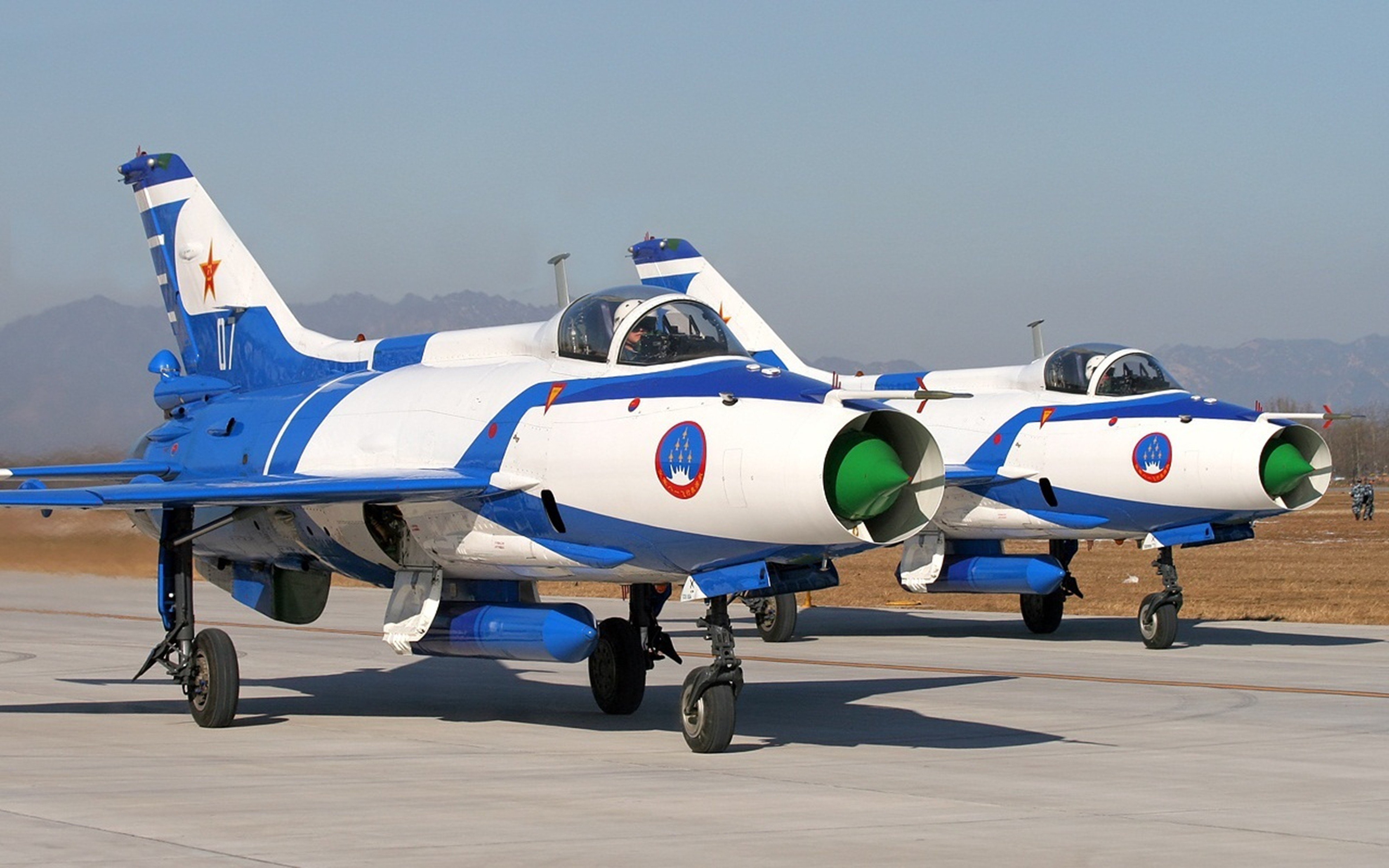 一代名机歼7魔改史从超七到枭龙再到山鹰改的米高扬都不认识