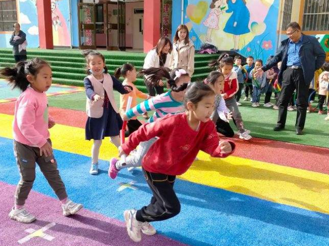 幼儿园调查学生家庭情况，家长“反套路”思路让人佩服，不能得逞