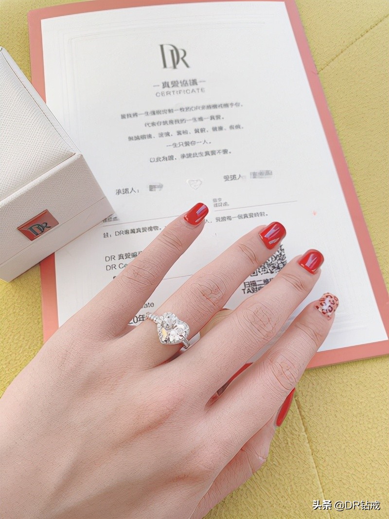女生圣诞节希望收到什么礼物（2022年圣诞节送女生什么礼物好）