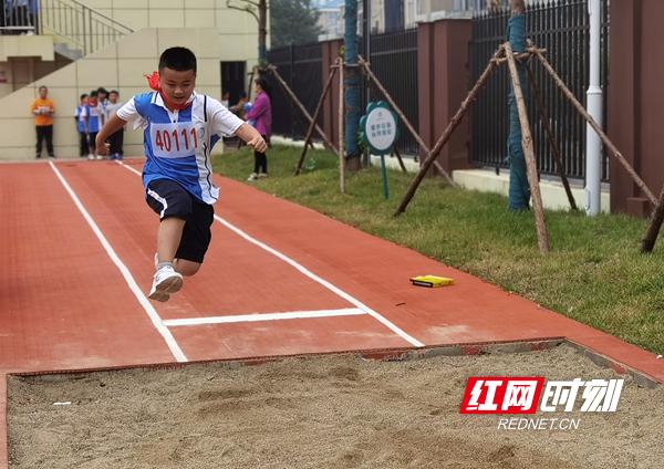 武陵区第五小学举行第一届“润行杯”运动会(图2)