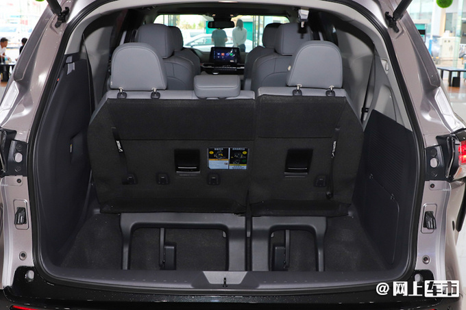 广汽丰田赛那上市，售30.98-40.58万，看完价格别克GL8放心了