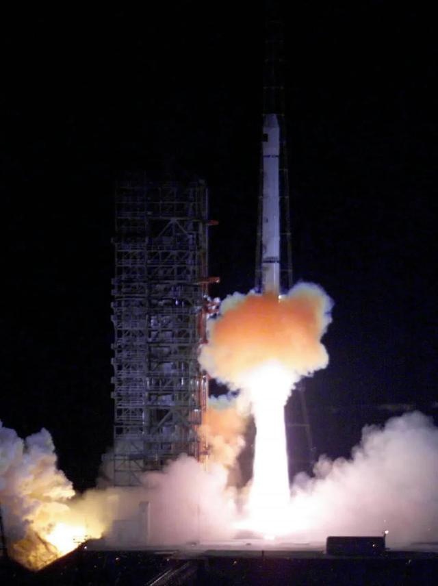 「中国共产党百年瞬间」“北斗导航试验卫星”发射成功