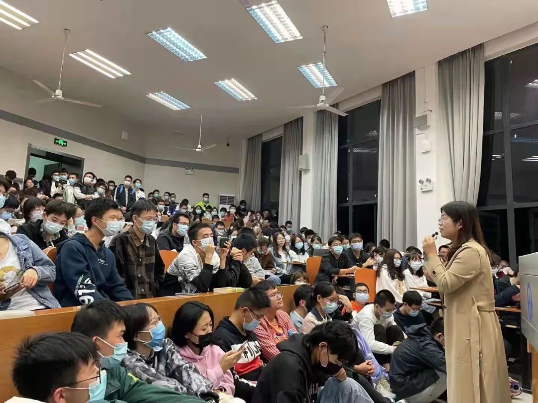 扒牆翻窗也要聽!武大戀愛講座第二彈出筆記了,PPT公開 找老婆 第17張-戀愛小秘書-娜米 扒牆翻窗也要聽!武大戀愛講座第二彈出筆記了,PPT公開 找老婆 第17張