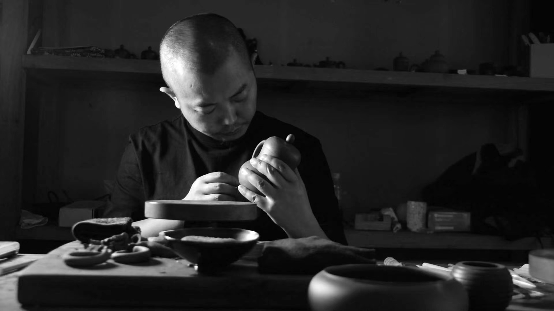 电焊工学艺十年成制壶大师，作品一上市就被抢空