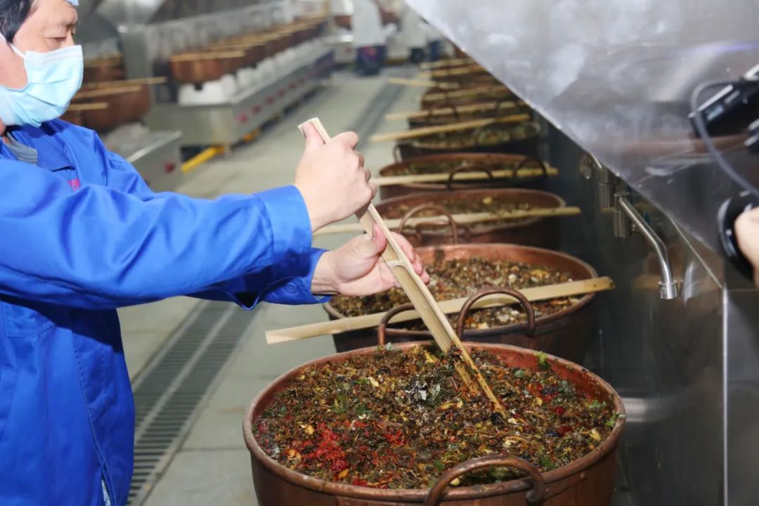 岳阳医院举办“岳阳膏方”体验日活动，弘扬中医药文化