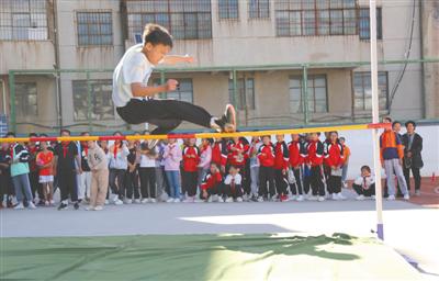 会泽县工农小学:第23届冬季运动会(图1)