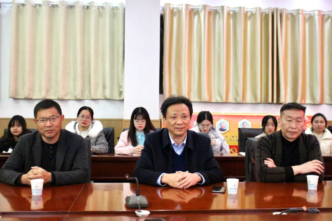 德安二中举行江西师范大学“教育实践基地授牌仪式