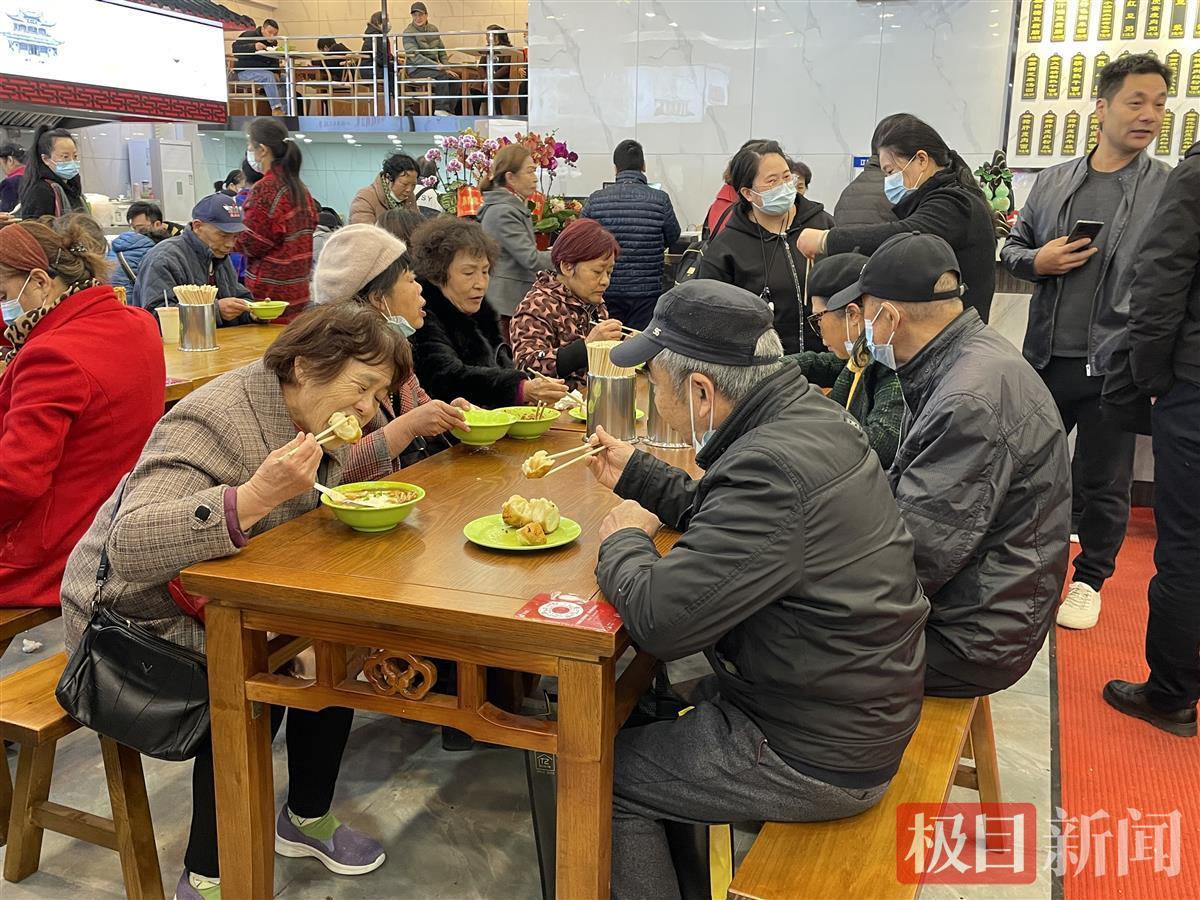 讲故事打情怀牌，这家老字号借短视频引流焕发新生