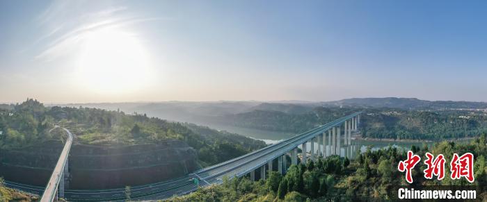 一条高速建成通车 成渝地区双城经济圈交通一体化再添新成果