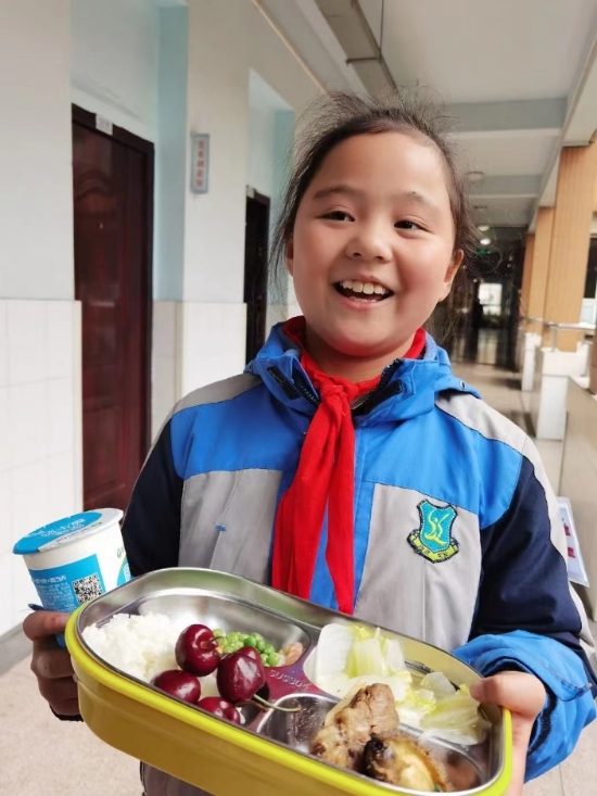 杭州市胜蓝实验小学的午餐你羡慕吗(图9)