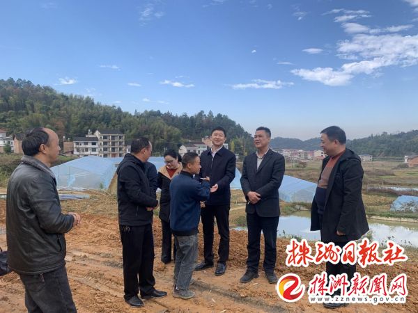 湖南中医药高等专科学校赴娄底石源村送技能培训 助基地建设 访帮扶对象