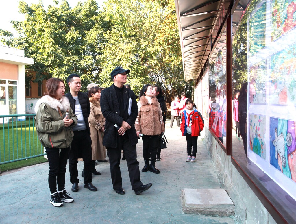 自貢市第二十三中學(xué)用藝術(shù)浸潤(rùn)生命(圖2) 自貢市第二十三中學(xué)用藝術(shù)浸潤(rùn)生命(圖2)