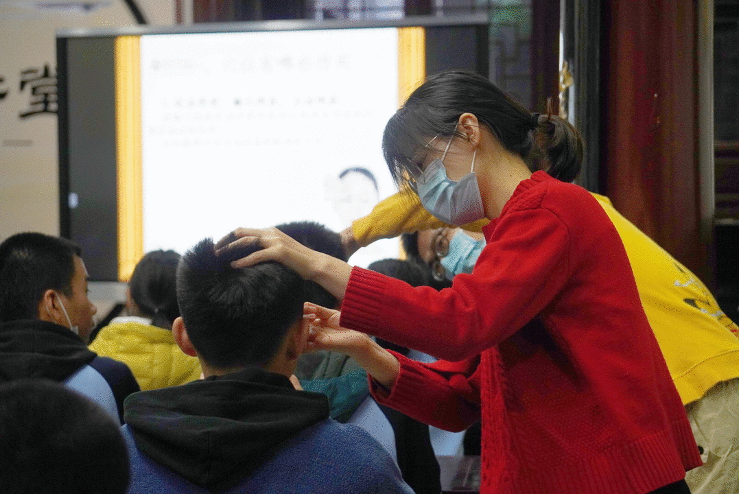 识经络、辨穴位……这堂中医药体验课你也能参加
