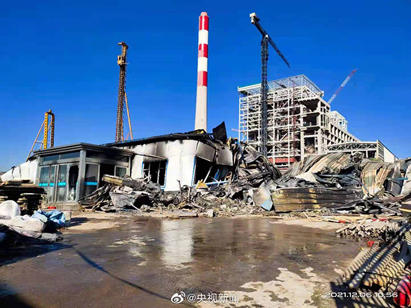 山西寿阳明泰电厂一住宿点火灾致8死，知情人：事发临时板房