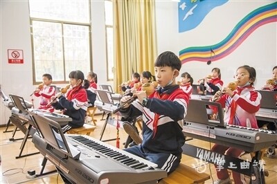 麒麟区越州镇示范小学：建好乡村少年宫(图1)