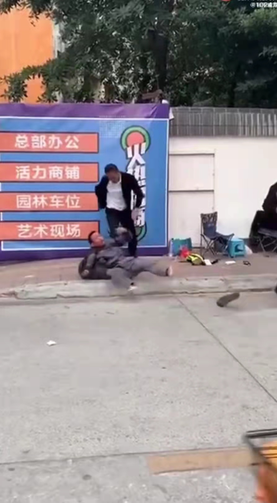 主播“二炮”广州街头被暴打5分钟，警方：打人者拘留15日