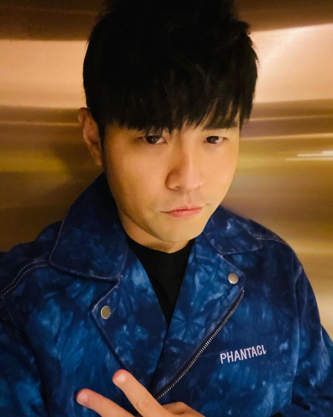 周杰伦退出西安真爱范特西餐饮娱乐有限公司股东