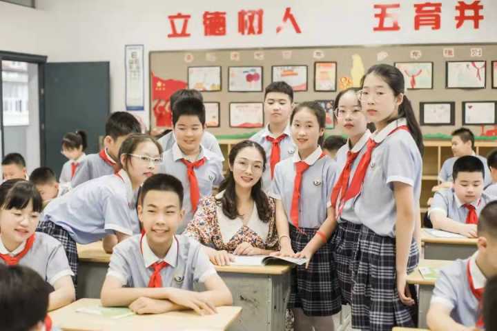 衢州常山县第一小学：老师管课后有点累(图1)