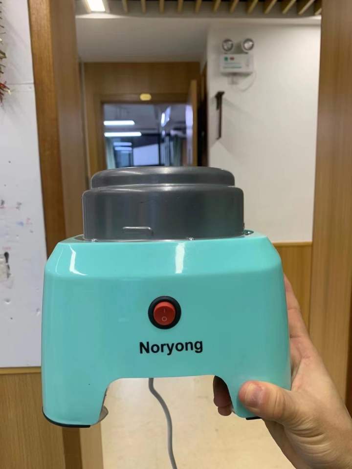 人手一朵“蓬蓬云”！收到这个礼物后，这些同学顿时成了校园里最靓的仔