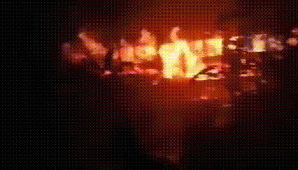 超载客船爆炸燃烧近3小时！至少41人死亡 幸存者：许多人跳船自救 老人小孩被困