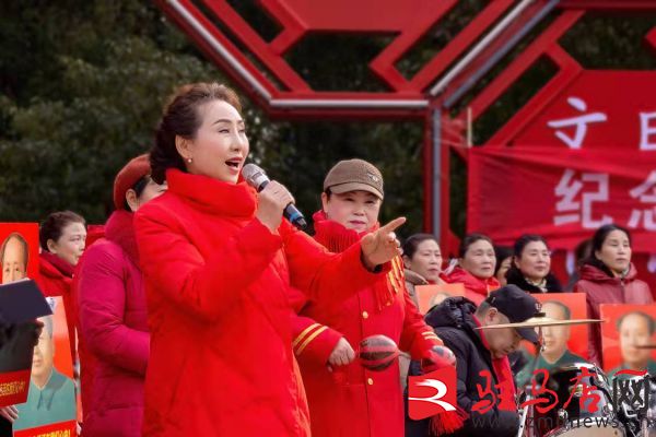 我市文化志愿者举行纪念毛泽东诞辰128周年演出活动