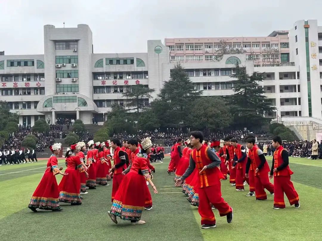 湘西州民族中学校服图片