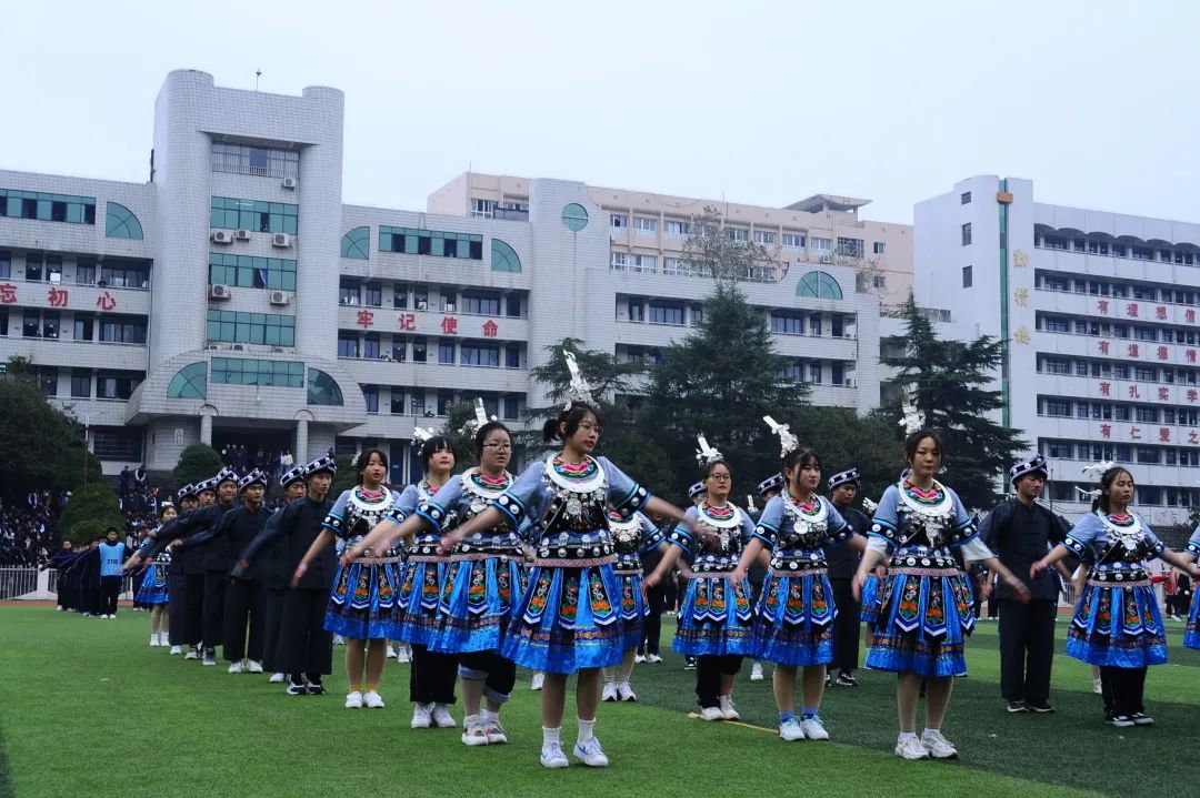 湘西州民族中学:民族文化进校园艺术展(图14)