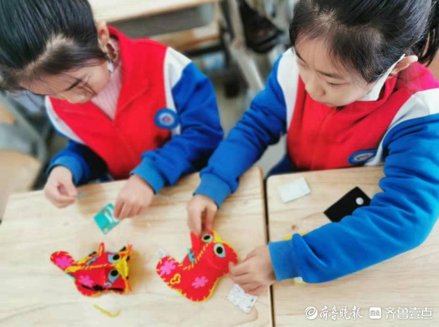 东营经济技术开发区丽景小学开展“庆元旦(图2)