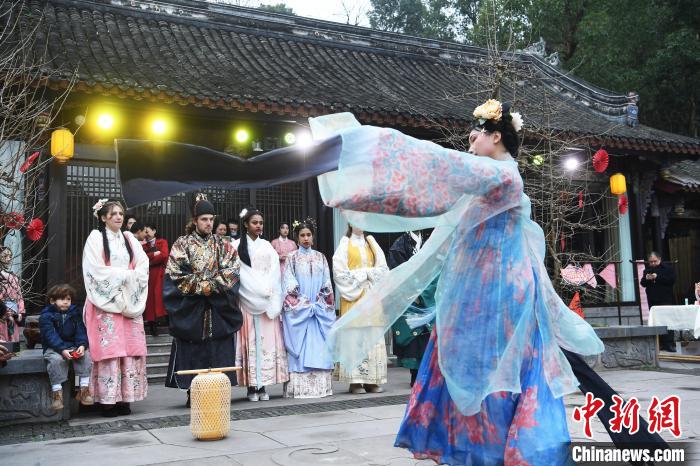 �⼮��ʿ���Ź�װ�������ͳ�й���